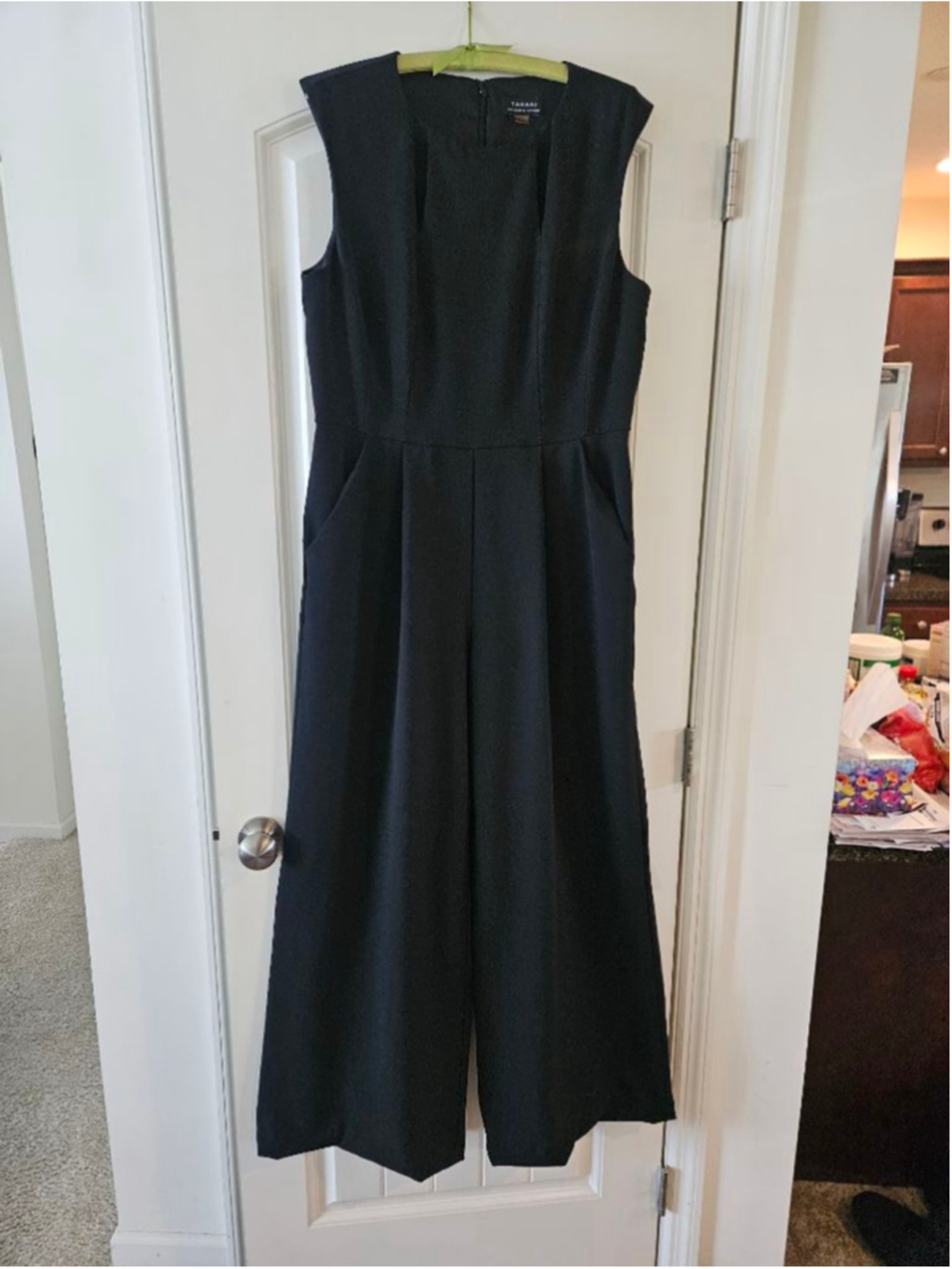 Women's TAHARI ARTHUR S. LEVINE Black Sleeveless Jumpsuit Size 14 - Picture 5 of 9